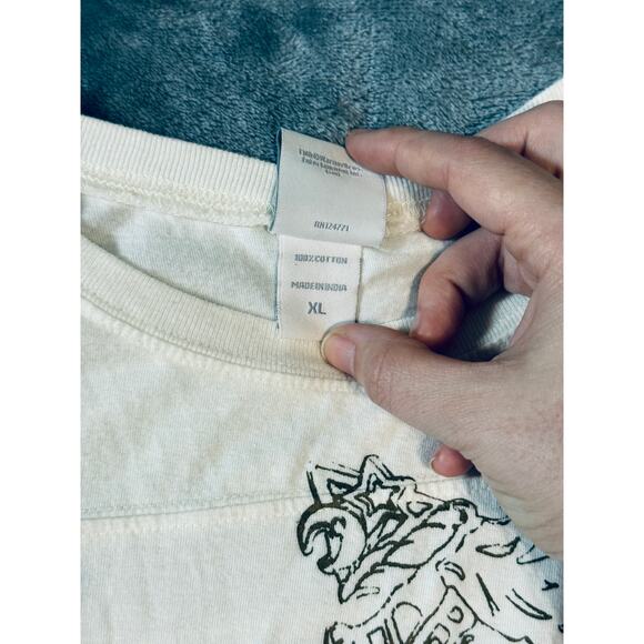 Harry Potter Universal Studios Gryffindor Causal Embroidered Tee Off White XL - Picture 2 of 7